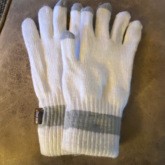 WOMEN'S MUK LUKS TOUCHSCREEN GRAY GLOVES ONE SIZE - Picture 3 of 5